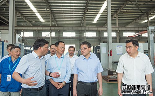 市政府代市长何淳宽