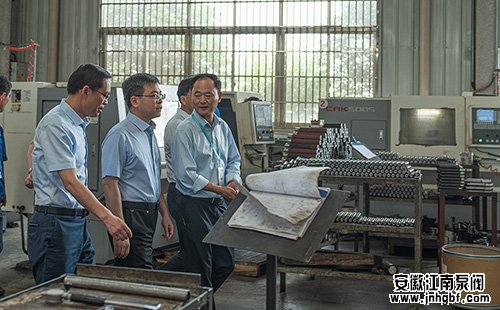 市长何淳宽走访江南泵阀